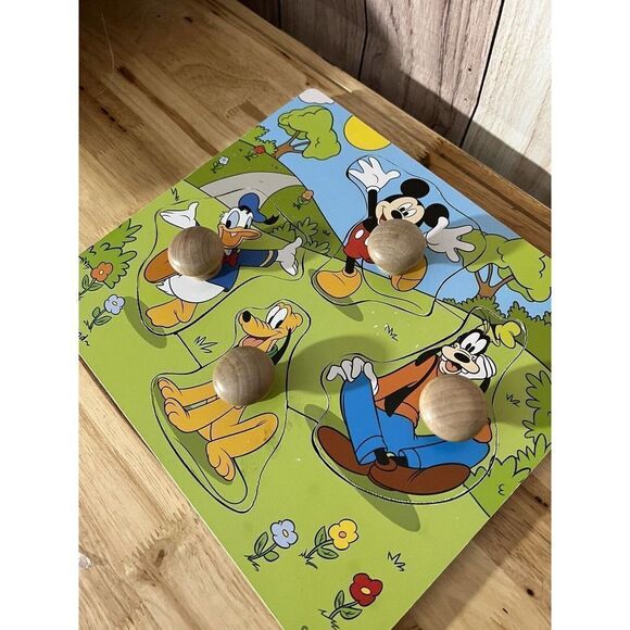 Disney's Mickey Mouse And Friends Wooden Jumbo Knob Puzzle - Picture 2 of 5